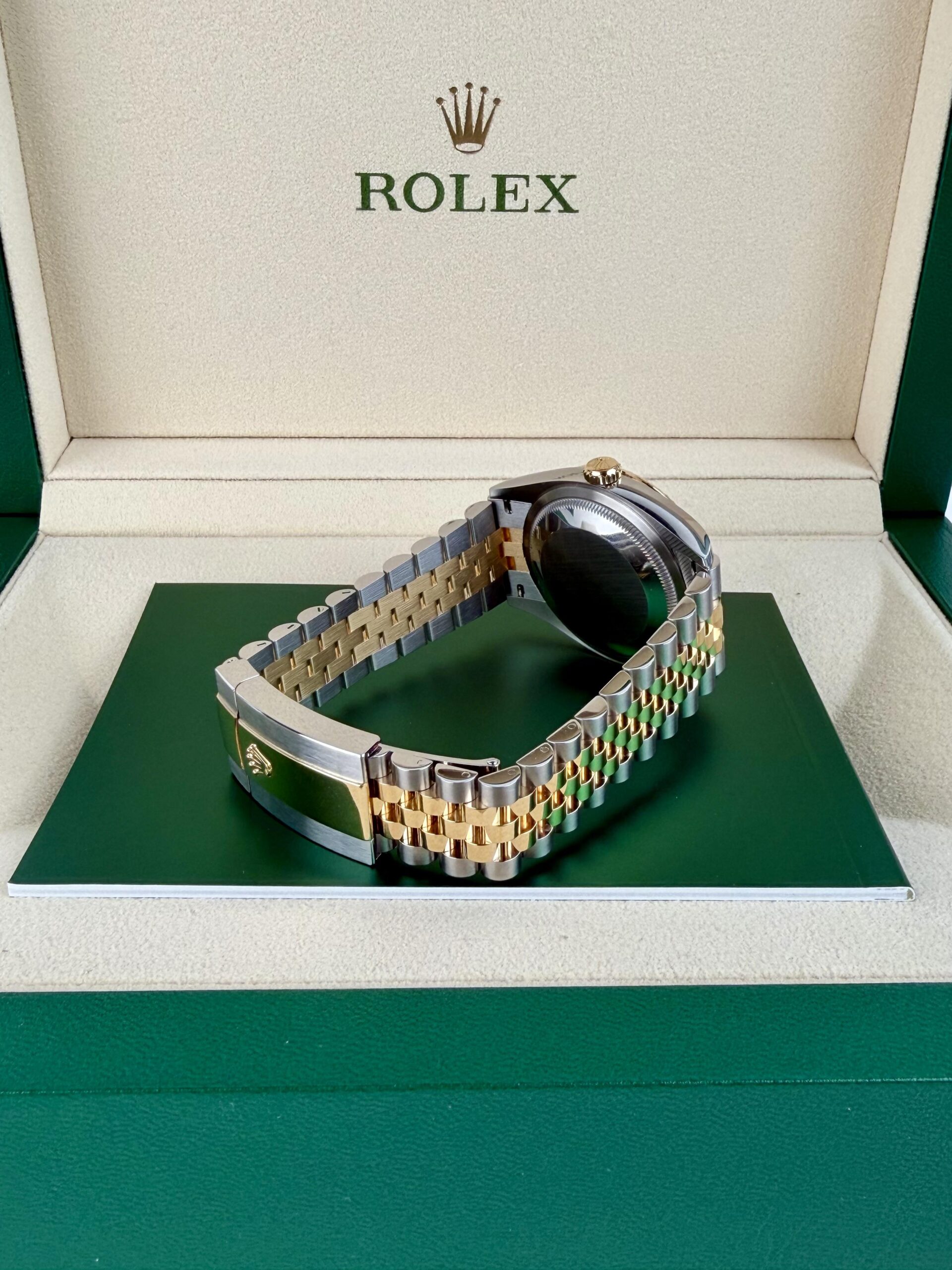 Rolex Datejust 126233 view 7