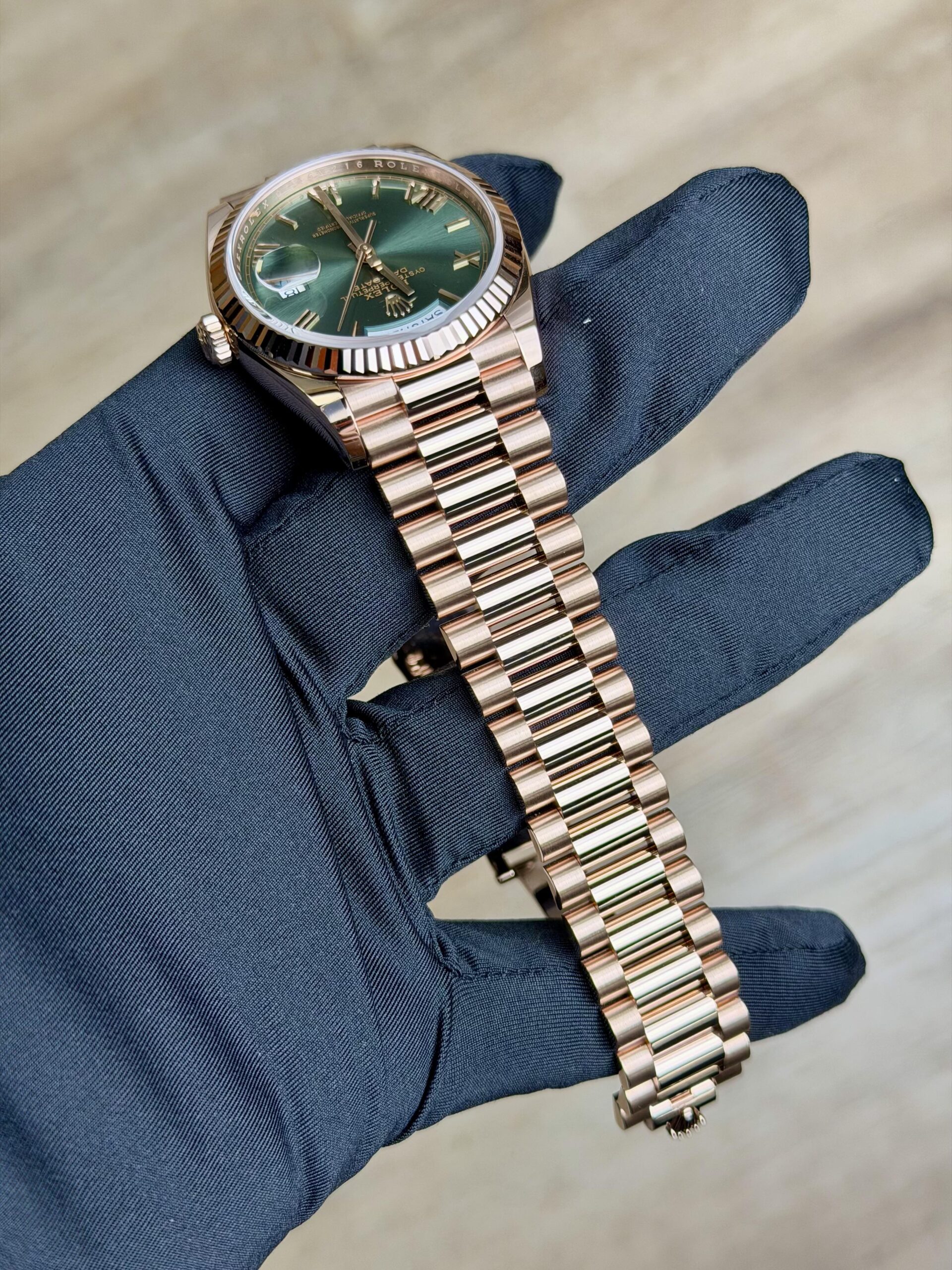 Rolex Day-Date 36 128235 view 7