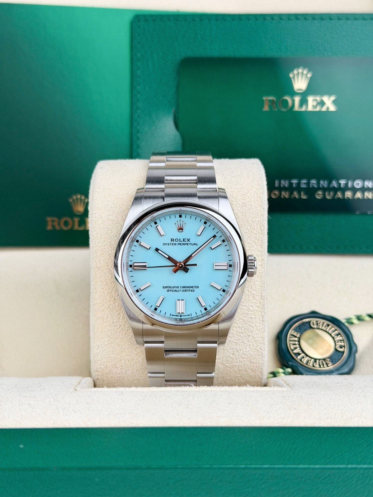 Rolex Oyster Perpetual 126000 view 2