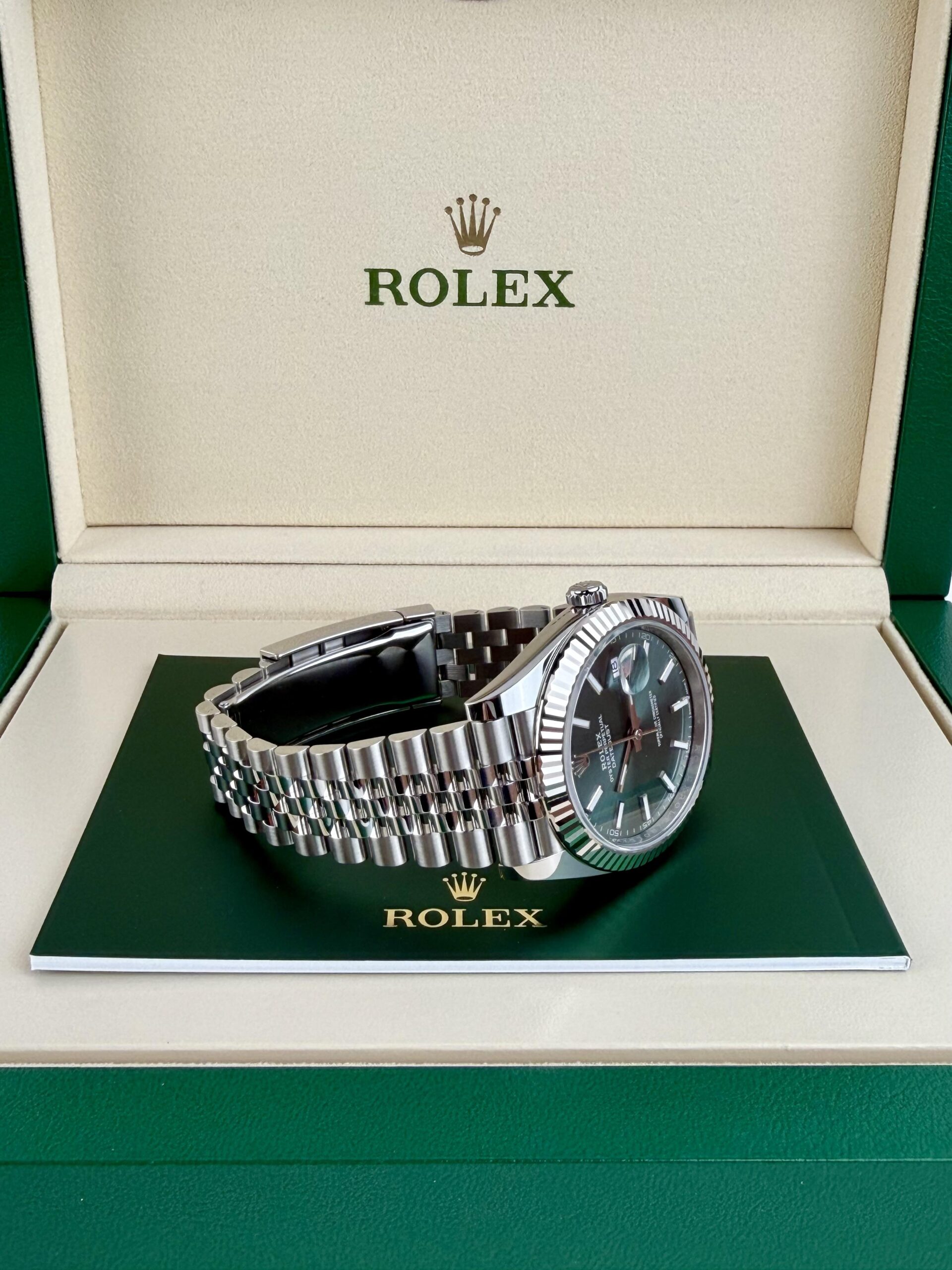 Rolex Datejust 126334 view 10