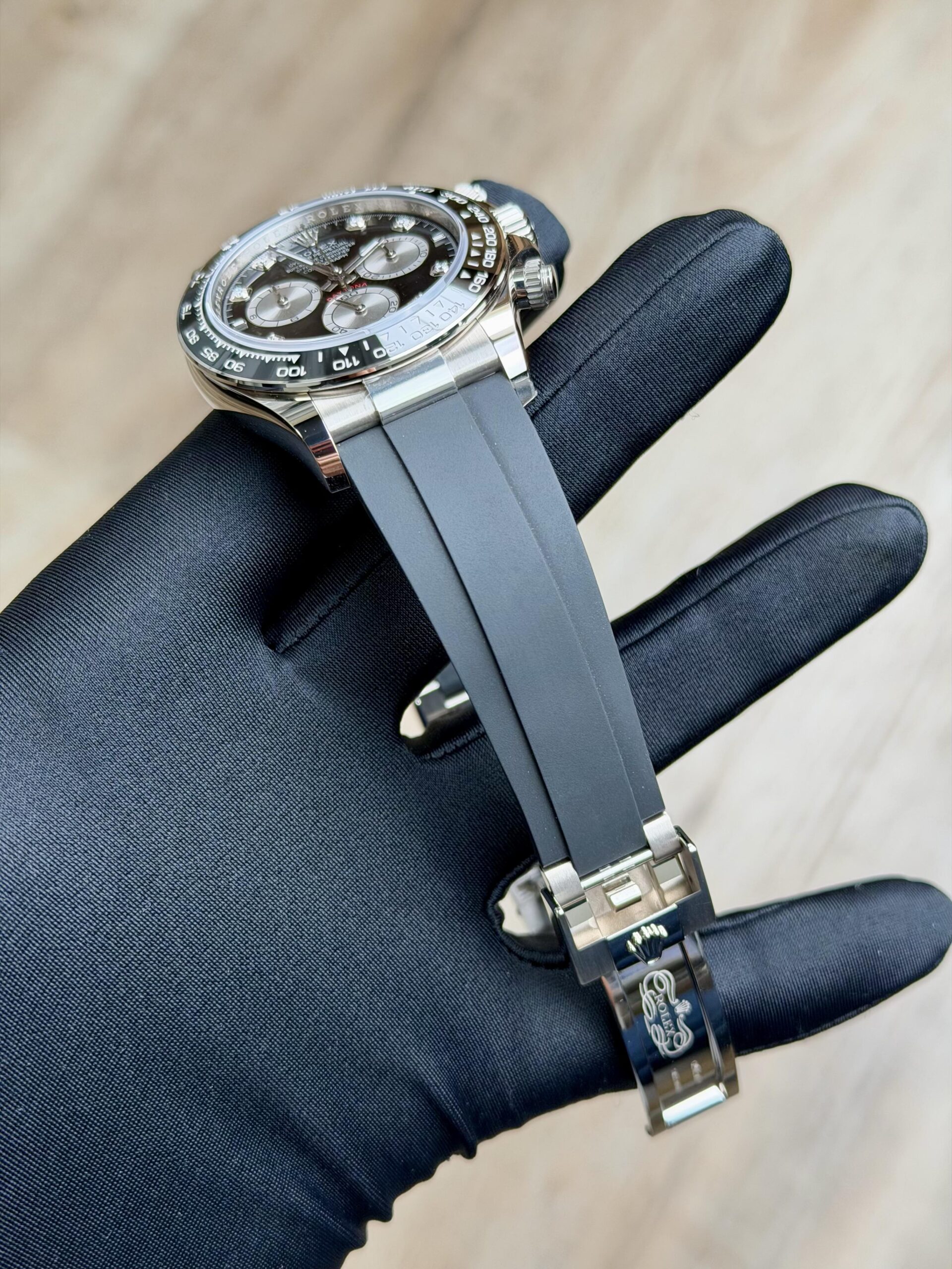 Rolex Cosmograph Daytona 126519LN view 6