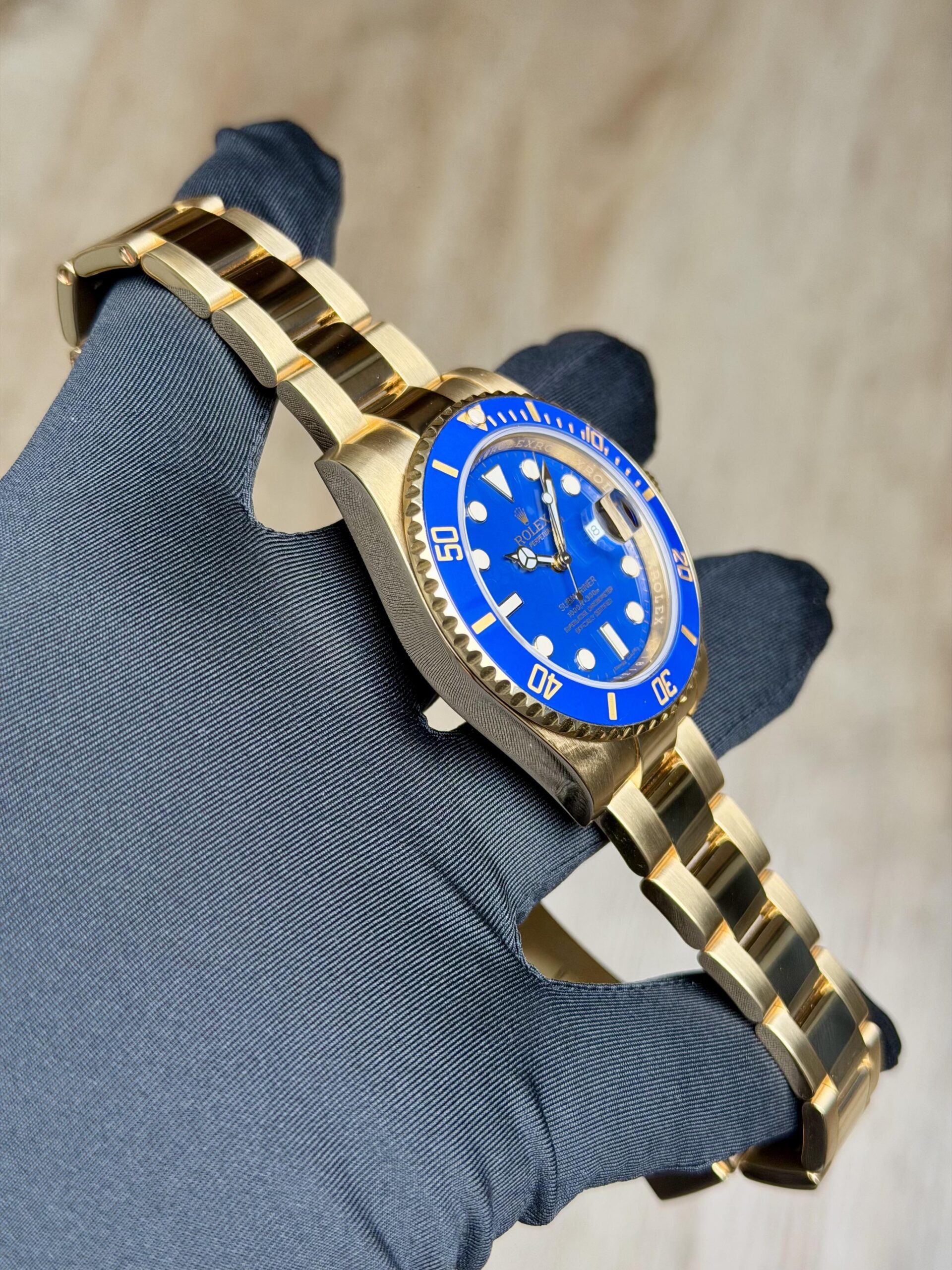 Rolex Submariner Date “Flat Blue” 116618LB view 5