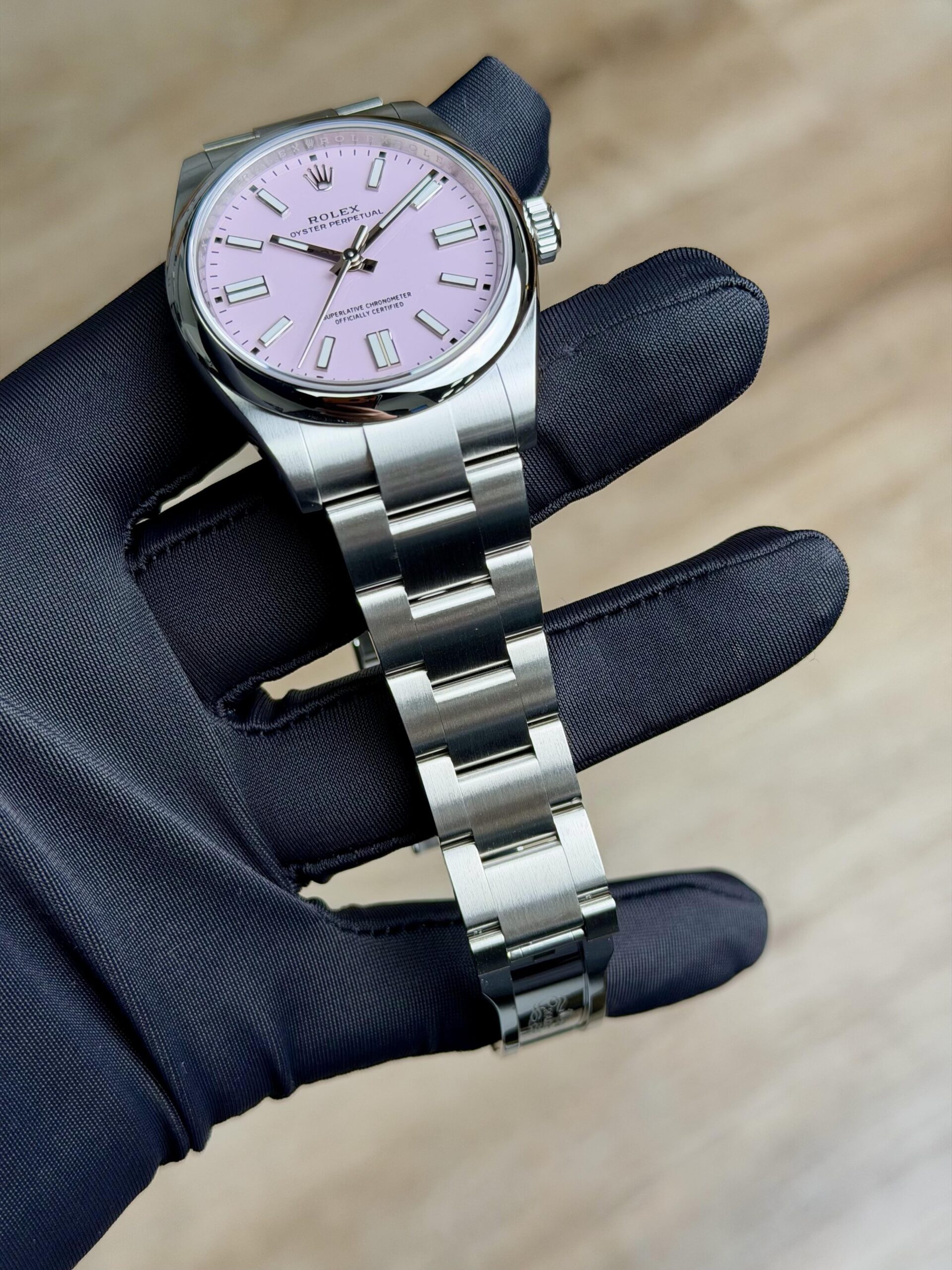 Rolex Oyster Perpetual 134300 view 4