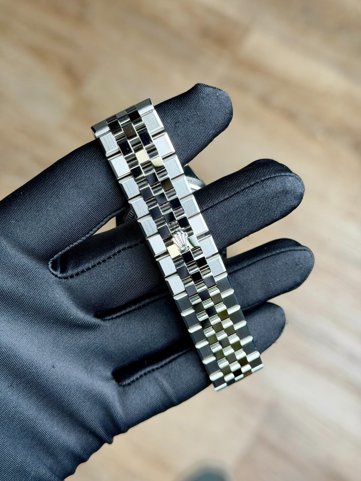 Rolex Land-Dweller 127234 view 8