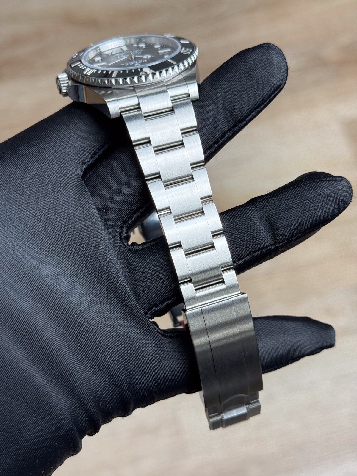 Rolex Submariner 124060 view 7