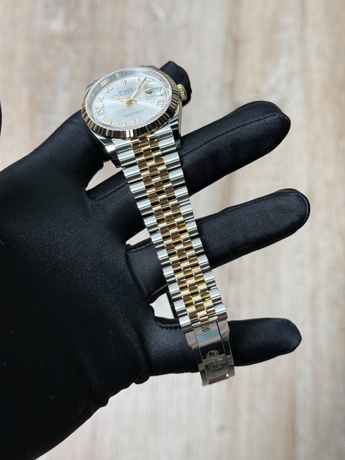 Rolex Datejust 126233 view 4