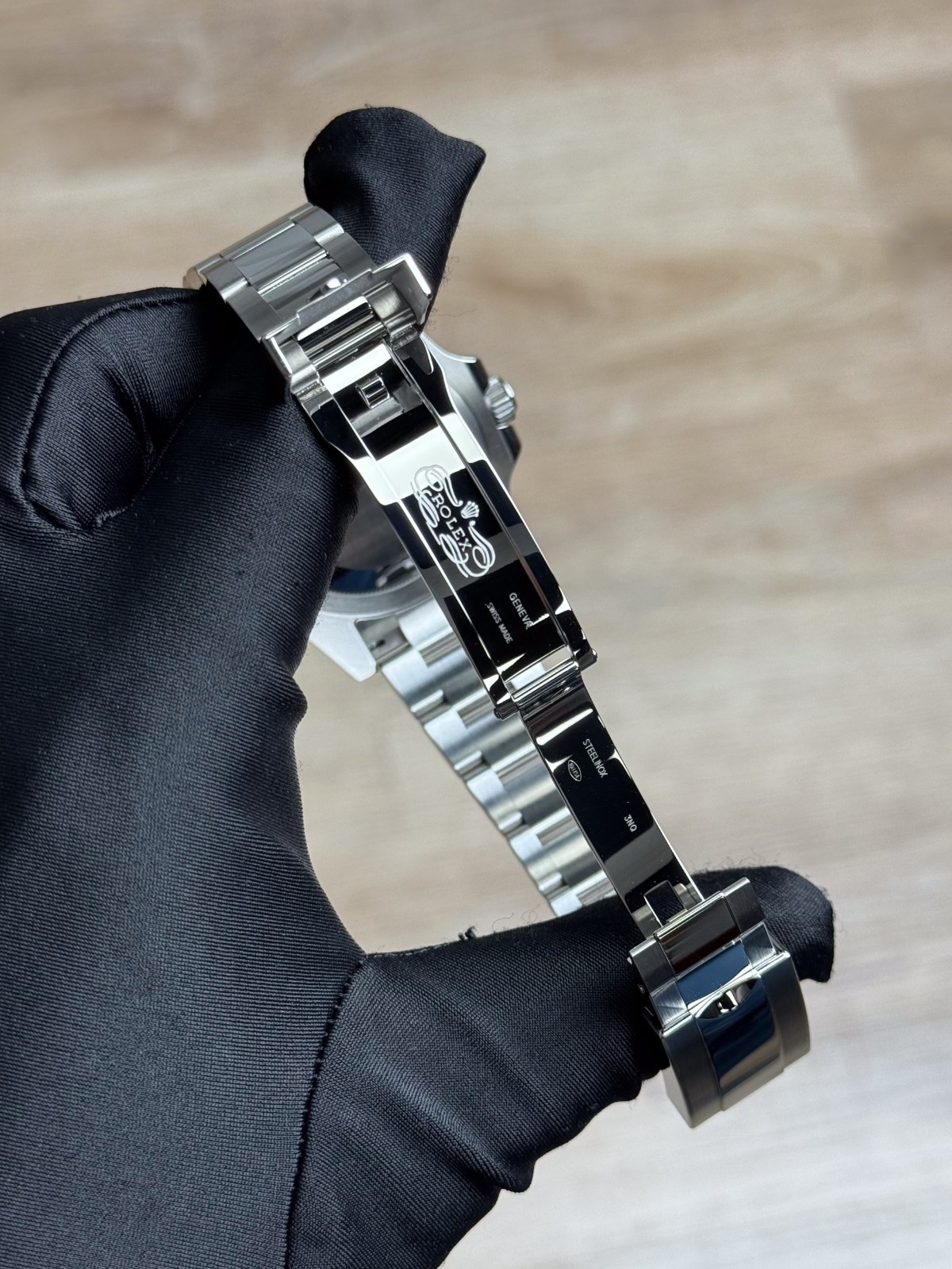 Rolex GMT-Master II 126710GRNR view 9