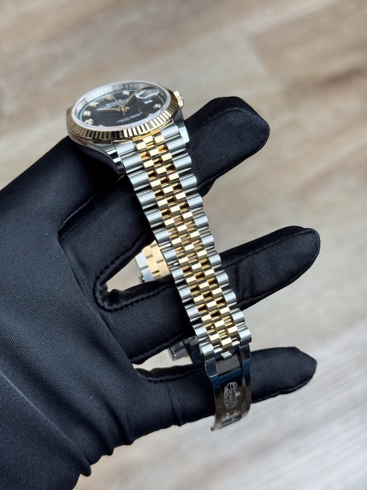 Rolex Datejust 126233 view 6