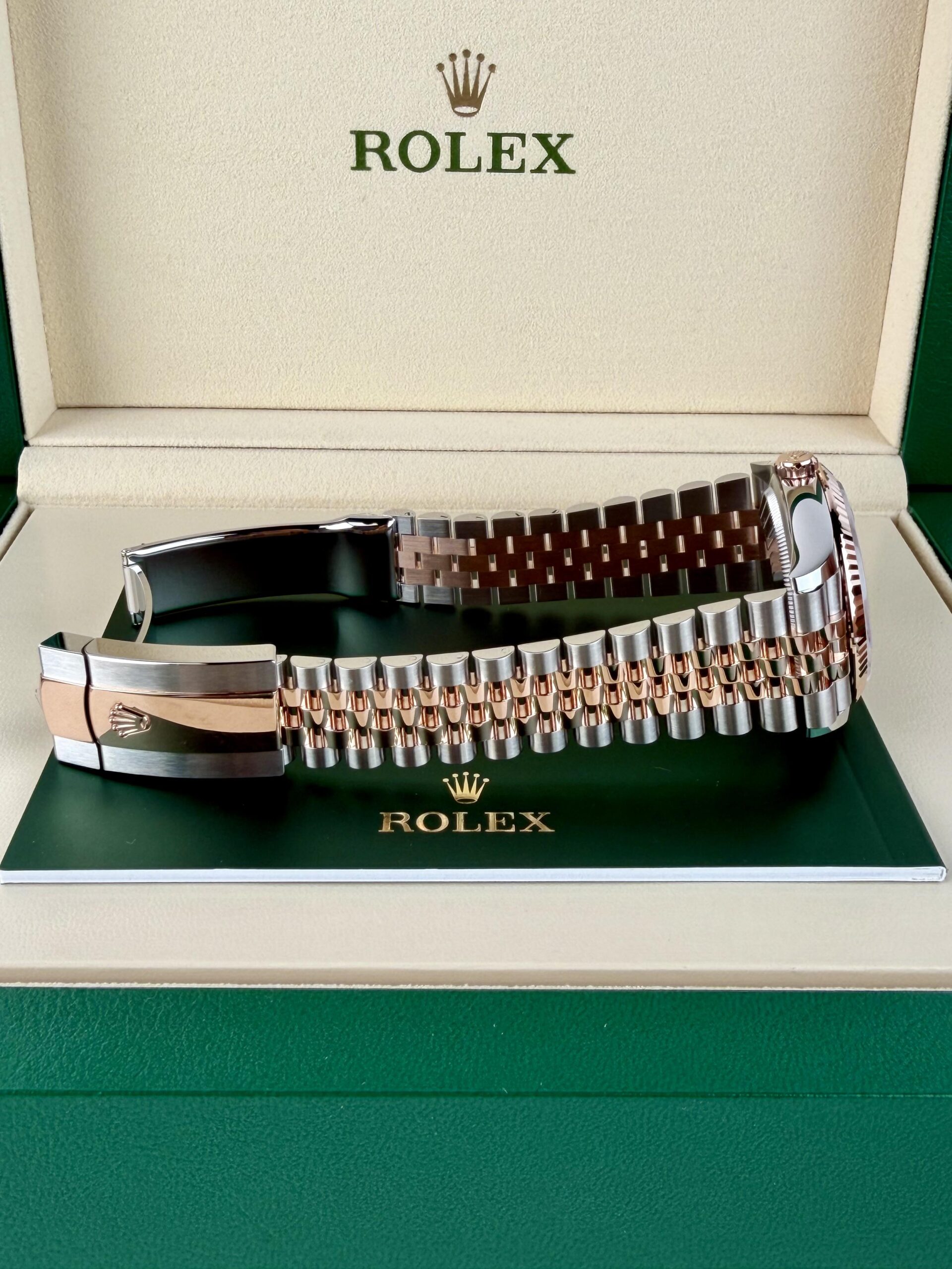 Rolex Datejust 126231 view 9