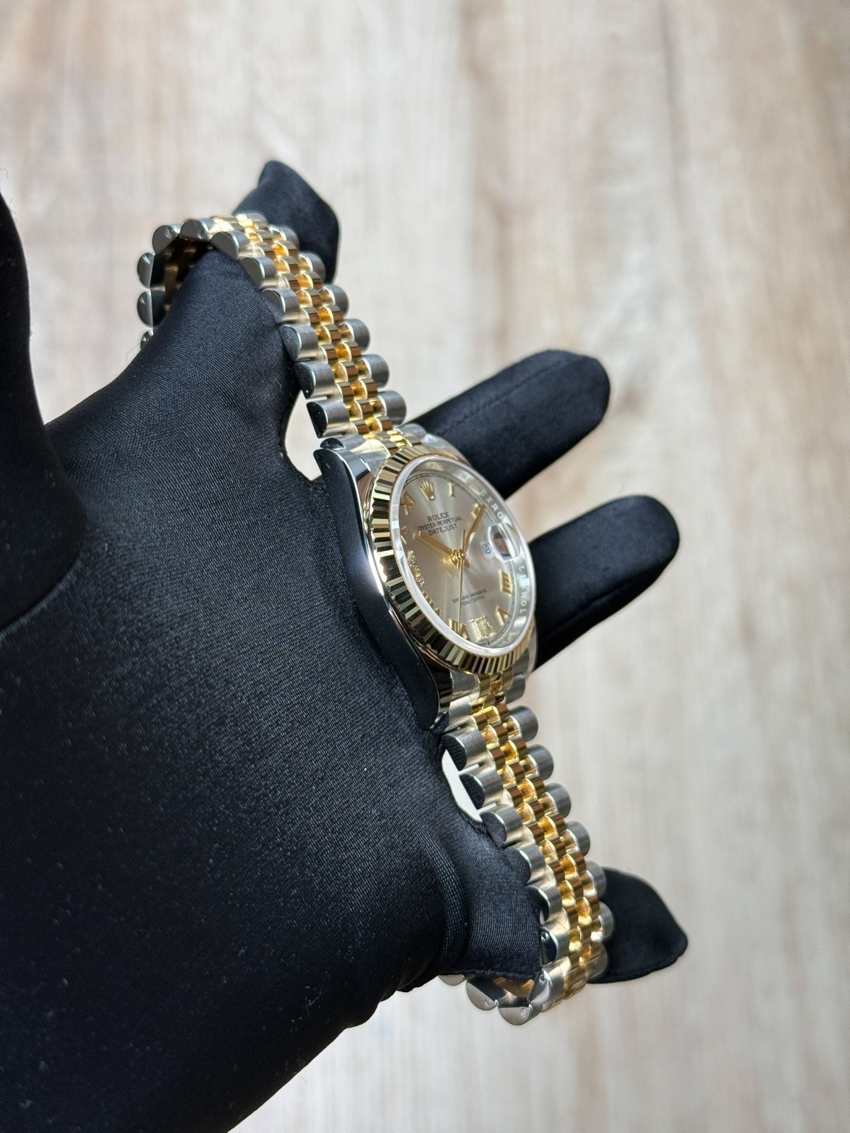 Rolex Datejust 126233 view 8