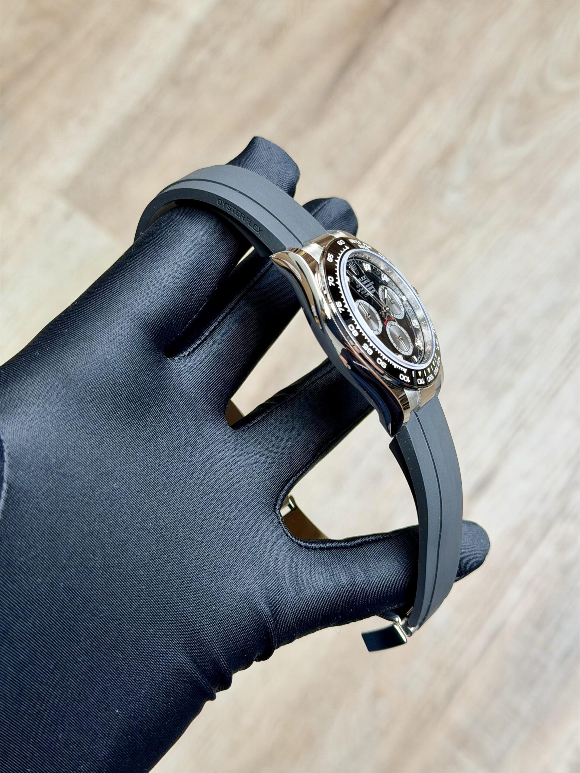 Rolex Cosmograph Daytona 126519LN view 4