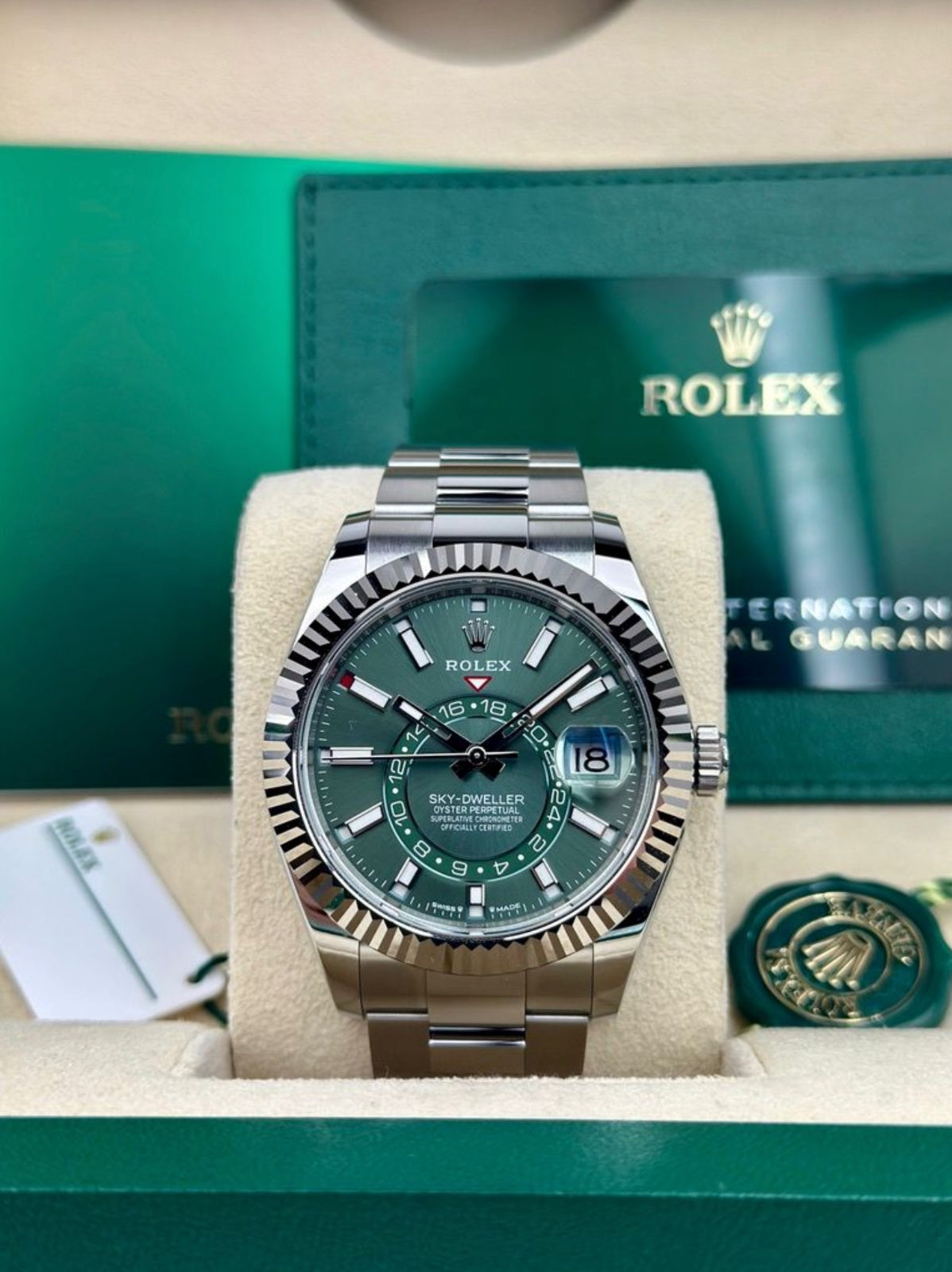 Rolex Sky-Dweller 336934 view 2