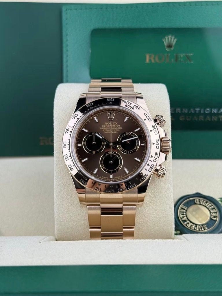 Rolex Cosmograph Daytona 126505 view 2
