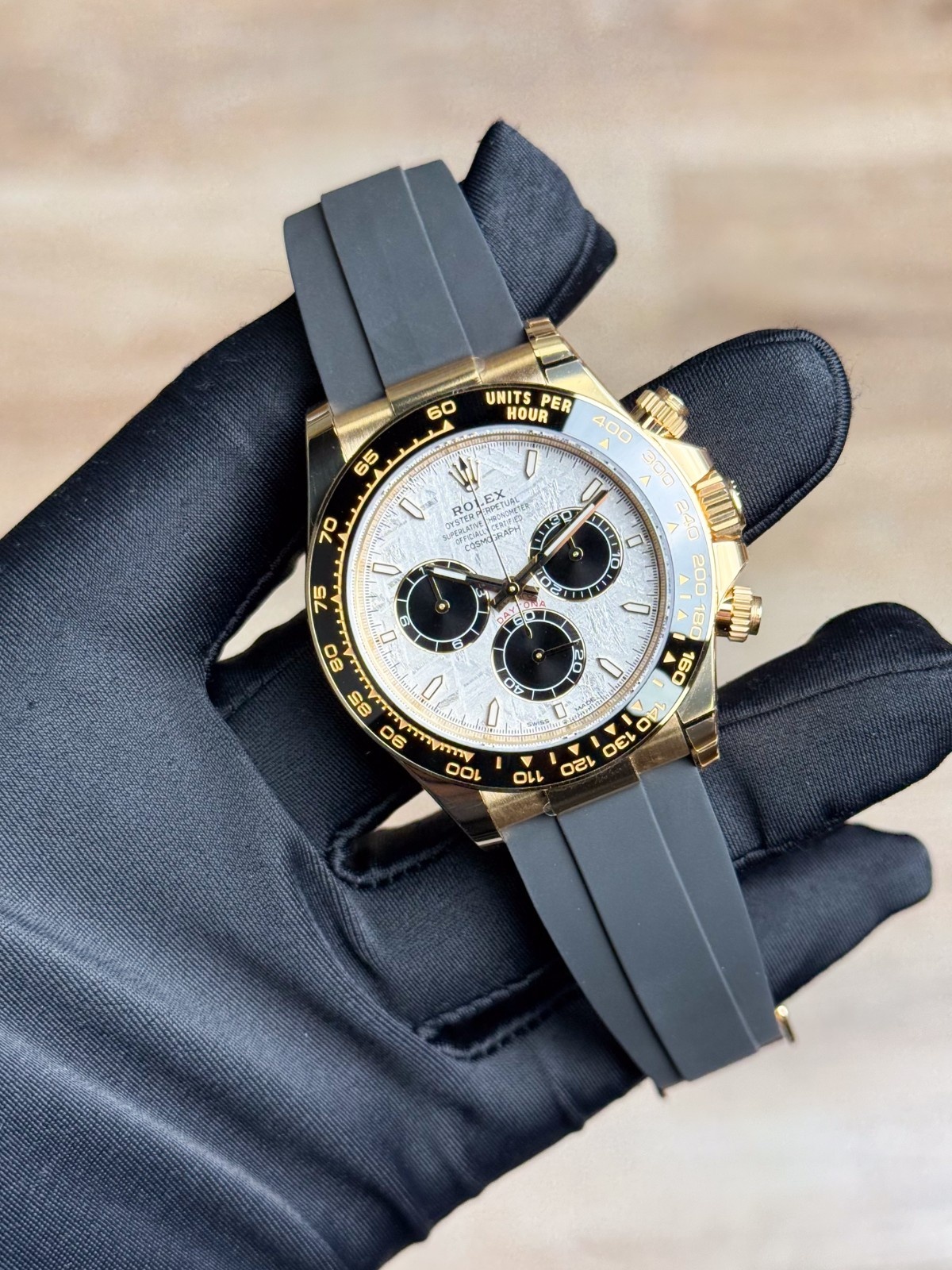 Rolex Cosmograph Daytona 126518LN view 2