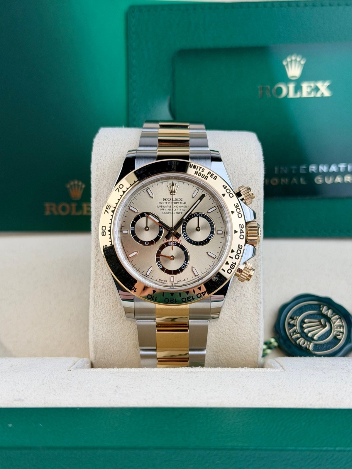 Rolex Cosmograph Daytona 126503 view 2