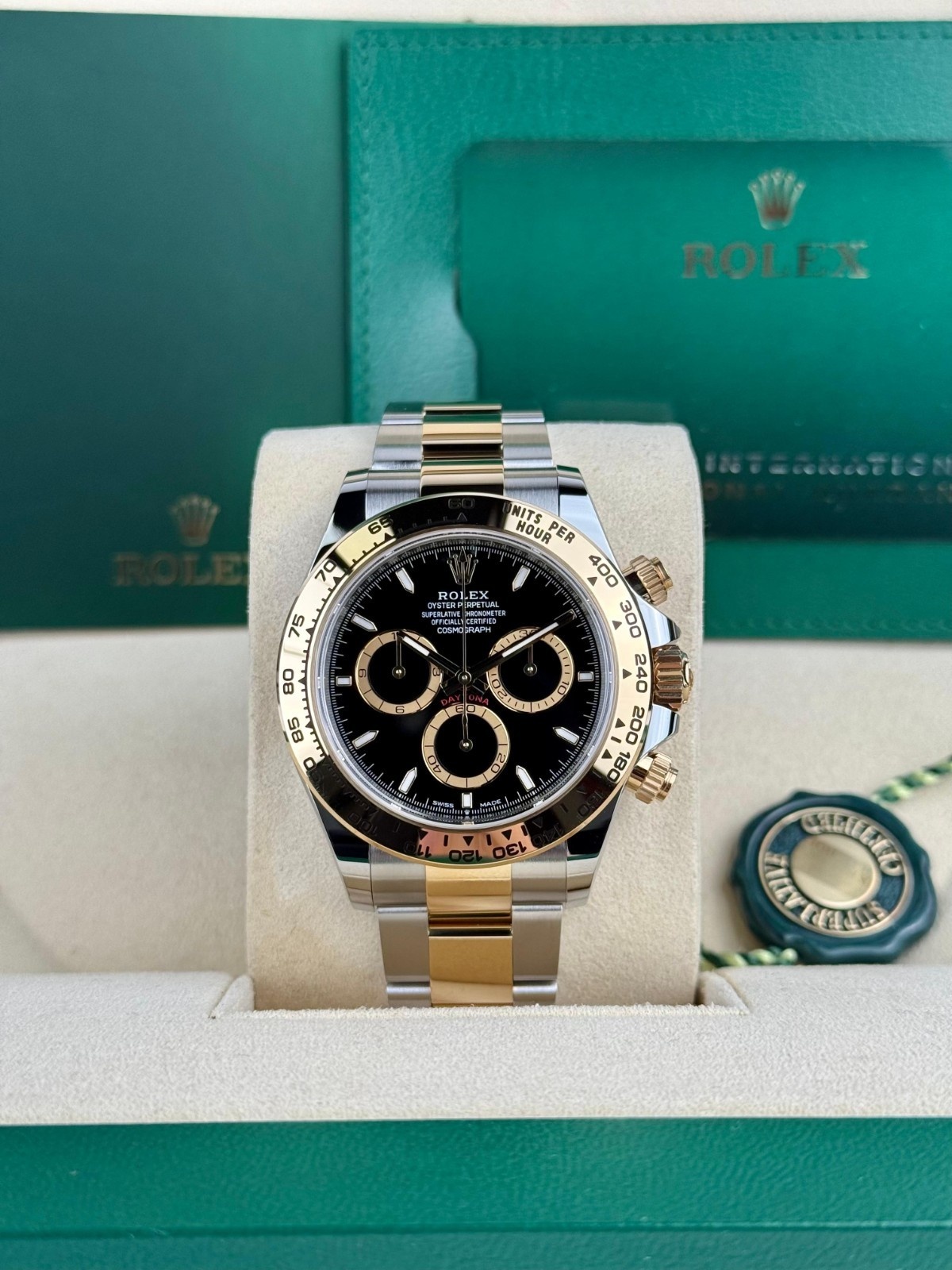 Rolex Cosmograph Daytona 126503 view 2