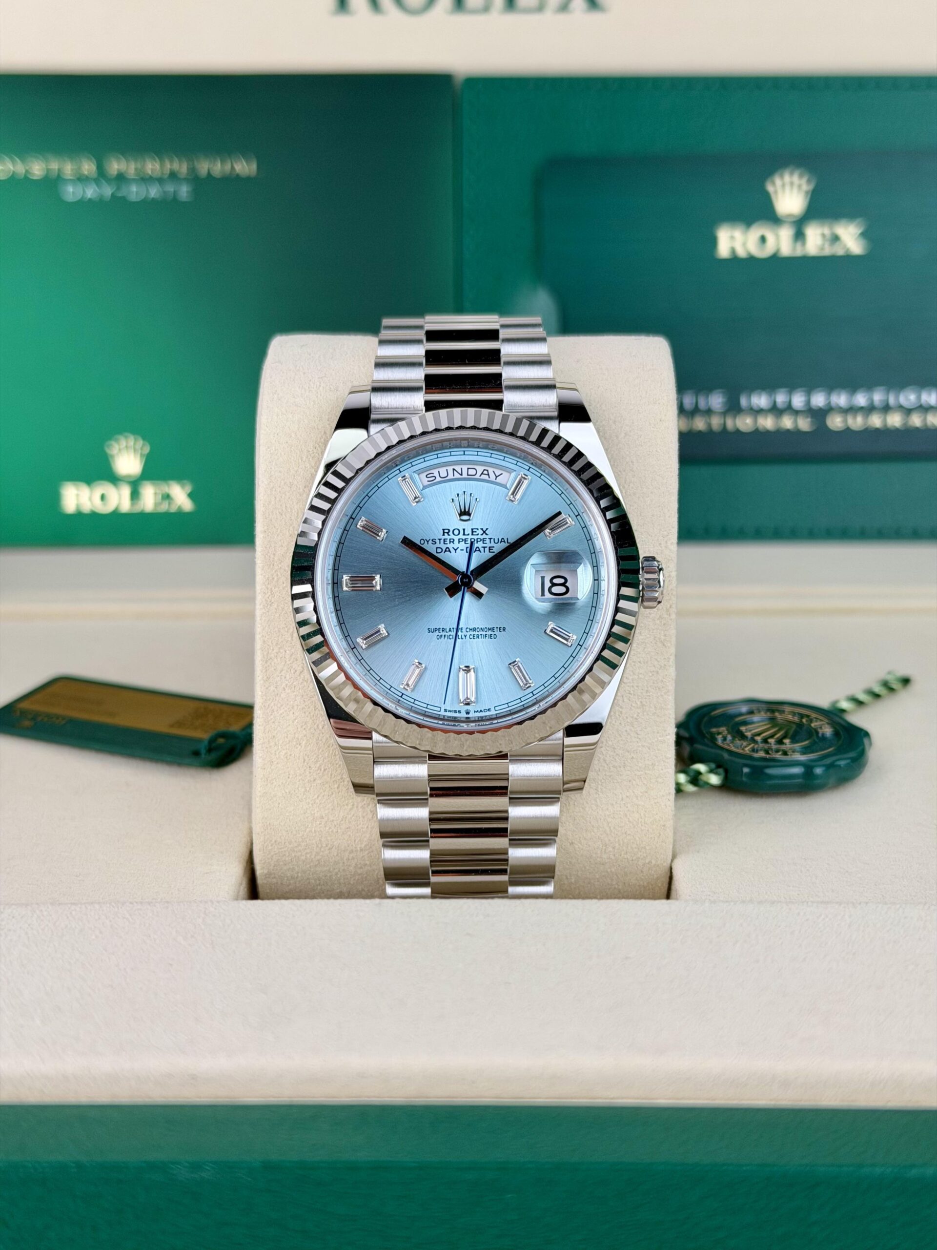Rolex Day-Date 228236 view 2