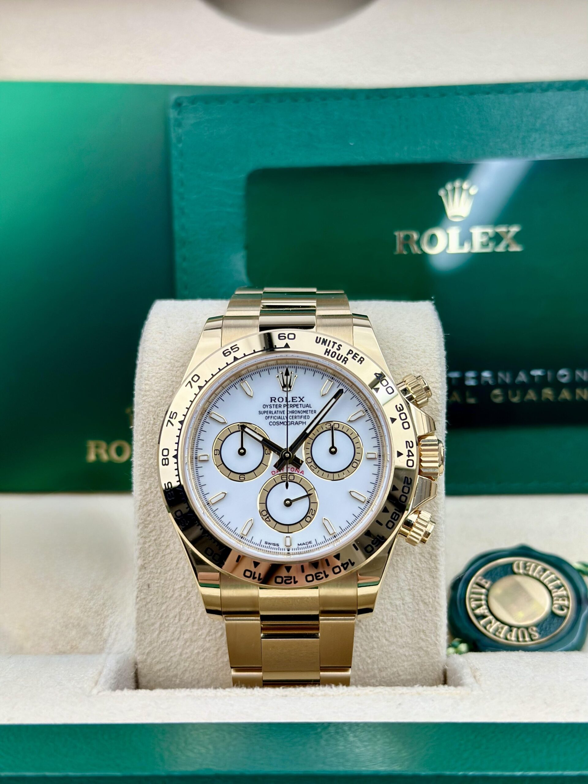 Rolex Cosmograph Daytona 126508 view 2